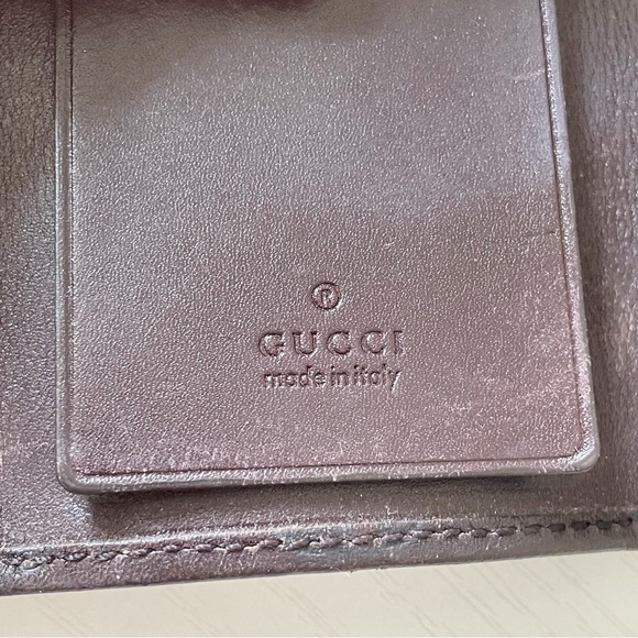 Gucci brown monogram embossed leather key case - Picture 8 of 9